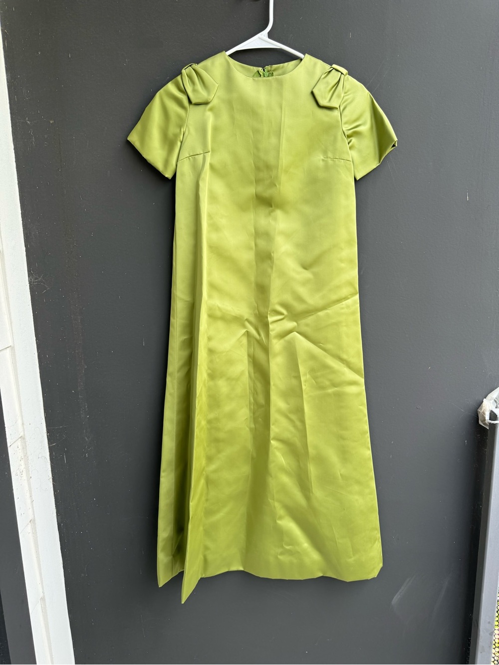 Vintage 1960s mod chartreuse green dress